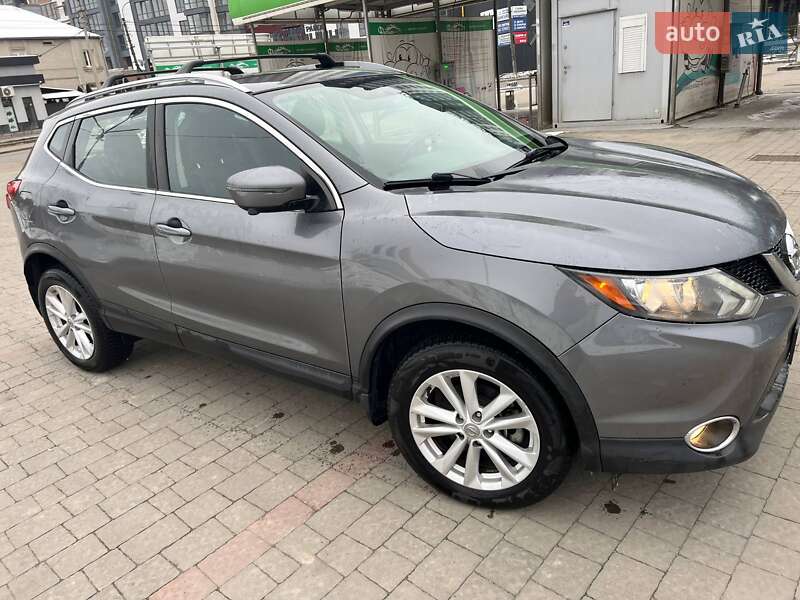 Позашляховик / Кросовер Nissan Rogue Sport 2017 в Івано-Франківську