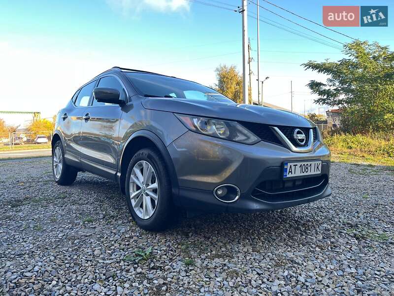 Позашляховик / Кросовер Nissan Rogue Sport 2017 в Івано-Франківську