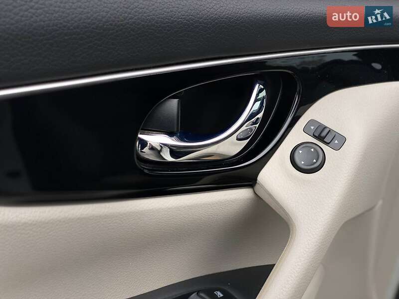 Внедорожник / Кроссовер Nissan Rogue Sport 2017 в Киеве фото 18 Внедорожник / Кроссовер Nissan Rogue Sport 2017 в Киеве