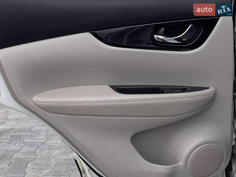 Внедорожник / Кроссовер Nissan Rogue Sport 2017 в Киеве фото 42 Внедорожник / Кроссовер Nissan Rogue Sport 2017 в Киеве