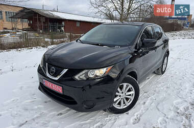 Внедорожник / Кроссовер Nissan Rogue Sport 2018 в Ровно