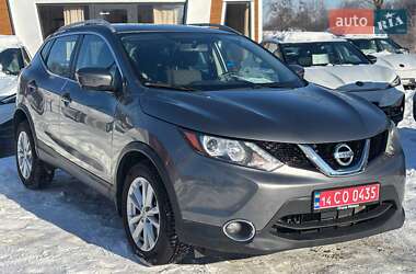 Внедорожник / Кроссовер Nissan Rogue Sport 2017 в Стрые