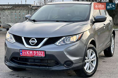 Внедорожник / Кроссовер Nissan Rogue Sport 2018 в Горишних Плавнях