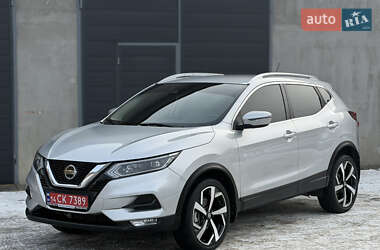 Позашляховик / Кросовер Nissan Rogue Sport 2020 в Чернівцях