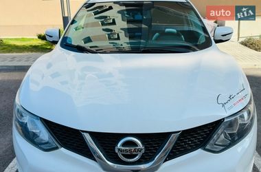 Внедорожник / Кроссовер Nissan Rogue Sport 2017 в Черновцах