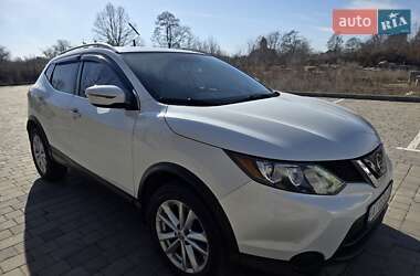 Внедорожник / Кроссовер Nissan Rogue Sport 2018 в Ивано-Франковске