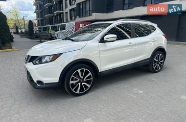 Внедорожник / Кроссовер Nissan Rogue Sport 2017 в Ивано-Франковске
