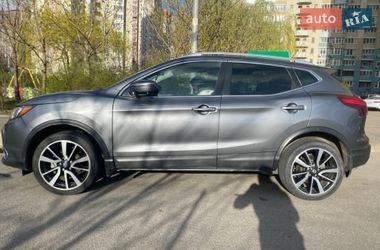Внедорожник / Кроссовер Nissan Rogue Sport 2017 в Киеве