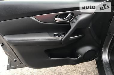 Позашляховик / Кросовер Nissan Rogue 2015 в 