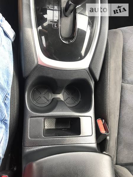 Позашляховик / Кросовер Nissan Rogue 2015 в Києві