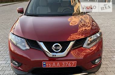 Внедорожник / Кроссовер Nissan Rogue 2016 в Луцке