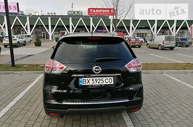 Позашляховик / Кросовер Nissan Rogue 2014 в 