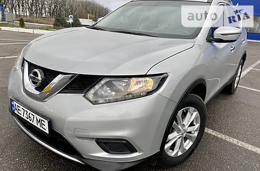 Позашляховик / Кросовер Nissan Rogue 2016 в 