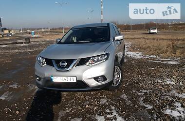 Позашляховик / Кросовер Nissan Rogue 2015 в 