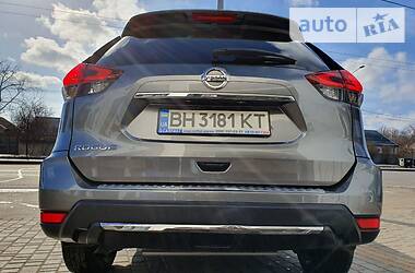 Позашляховик / Кросовер Nissan Rogue 2017 в 
