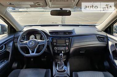 Позашляховик / Кросовер Nissan Rogue 2017 в 