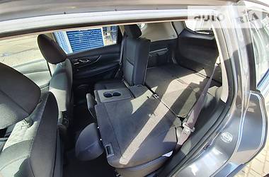 Позашляховик / Кросовер Nissan Rogue 2017 в 