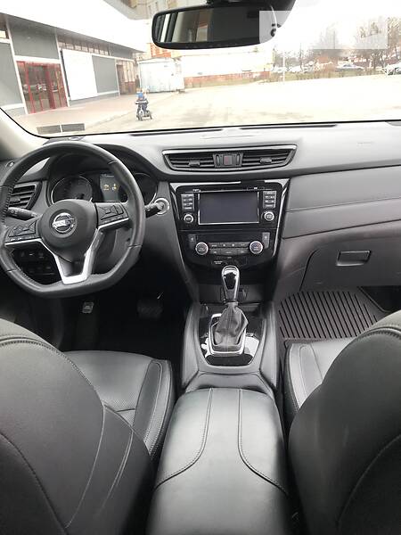 Внедорожник / Кроссовер Nissan Rogue 2016 в Киеве