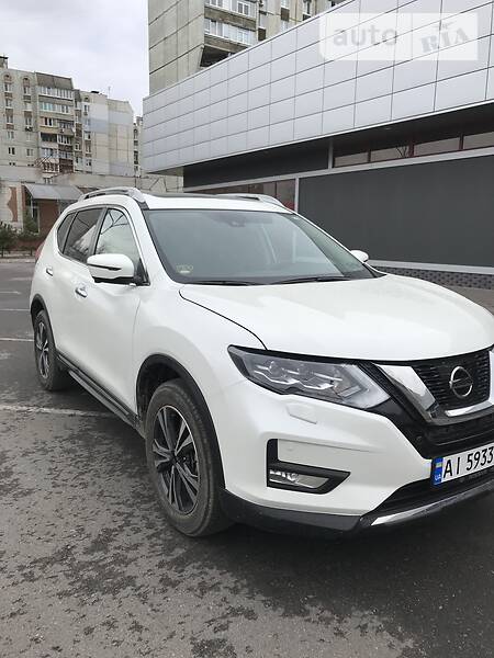 Внедорожник / Кроссовер Nissan Rogue 2016 в Киеве