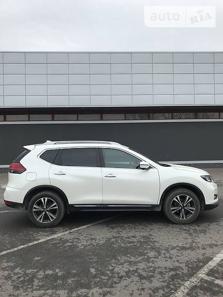 Внедорожник / Кроссовер Nissan Rogue 2016 в Киеве
