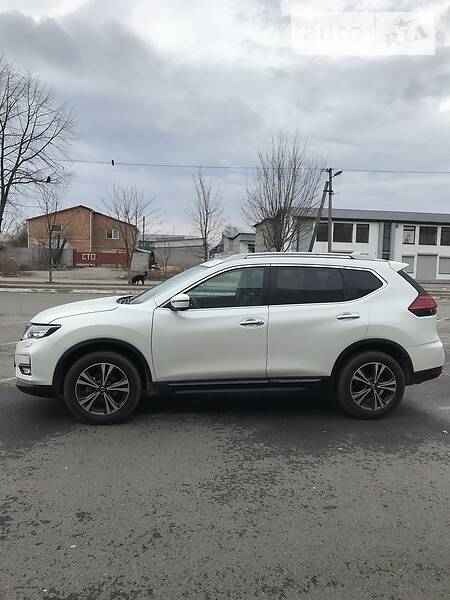 Внедорожник / Кроссовер Nissan Rogue 2016 в Киеве