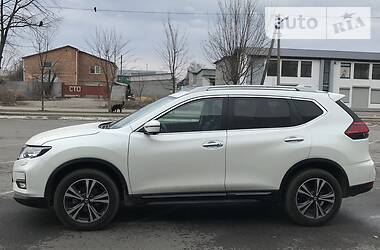 Позашляховик / Кросовер Nissan Rogue 2016 в 