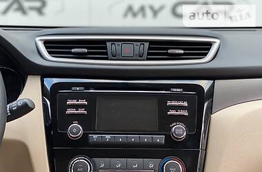 Позашляховик / Кросовер Nissan Rogue 2016 в 
