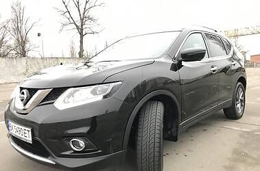 Позашляховик / Кросовер Nissan Rogue 2015 в 
