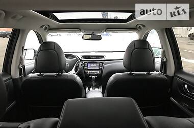 Позашляховик / Кросовер Nissan Rogue 2015 в 