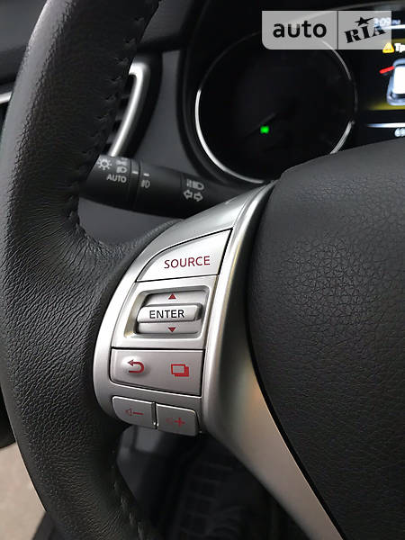 Позашляховик / Кросовер Nissan Rogue 2015 в Києві