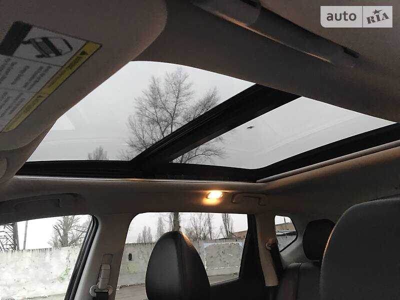 Позашляховик / Кросовер Nissan Rogue 2015 в Києві