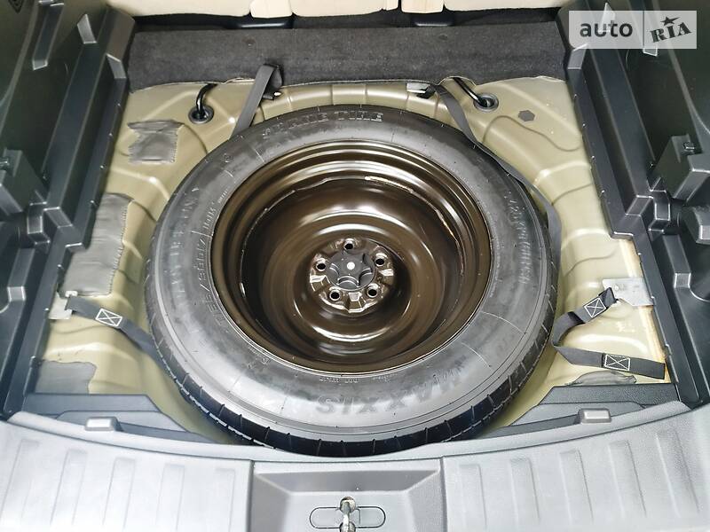 Позашляховик / Кросовер Nissan Rogue 2014 в Рівному