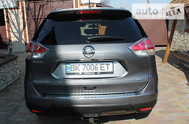 Позашляховик / Кросовер Nissan Rogue 2015 в 