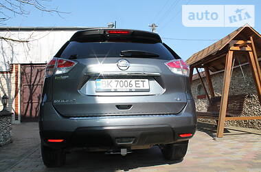 Позашляховик / Кросовер Nissan Rogue 2015 в 