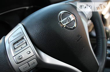 Позашляховик / Кросовер Nissan Rogue 2015 в 