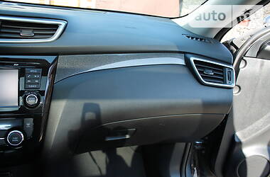 Позашляховик / Кросовер Nissan Rogue 2015 в 