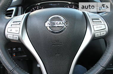 Позашляховик / Кросовер Nissan Rogue 2015 в 