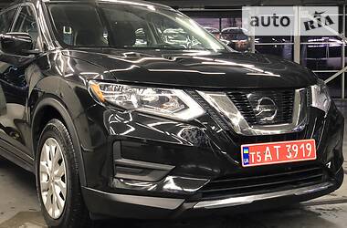 Позашляховик / Кросовер Nissan Rogue 2017 в 