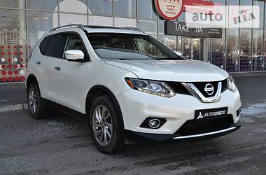 Позашляховик / Кросовер Nissan Rogue 2015 в 