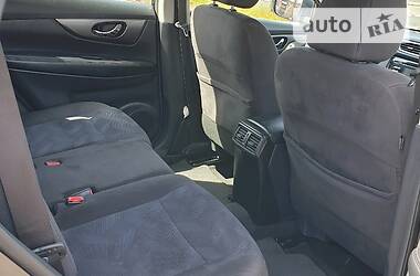 Позашляховик / Кросовер Nissan Rogue 2015 в 