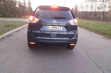 Внедорожник / Кроссовер Nissan Rogue 2016 в 