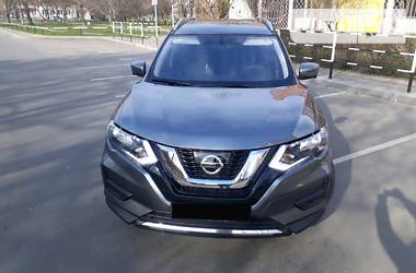 Позашляховик / Кросовер Nissan Rogue 2017 в 