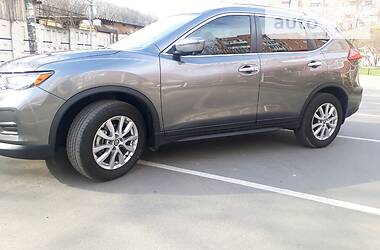 Позашляховик / Кросовер Nissan Rogue 2017 в 