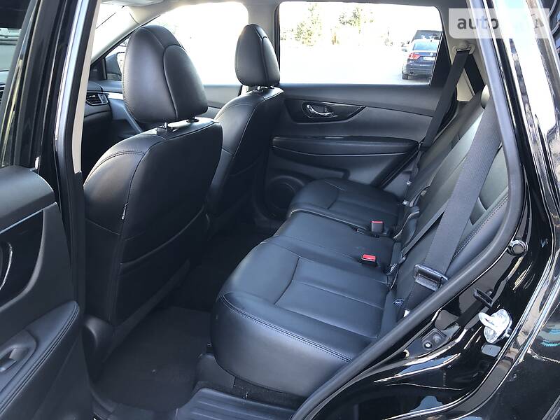 Позашляховик / Кросовер Nissan Rogue 2017 в Києві