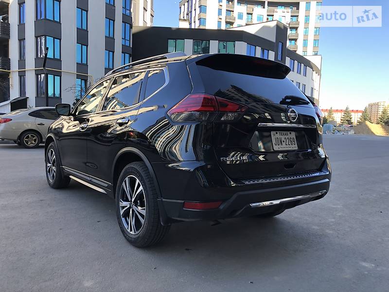 Позашляховик / Кросовер Nissan Rogue 2017 в Києві