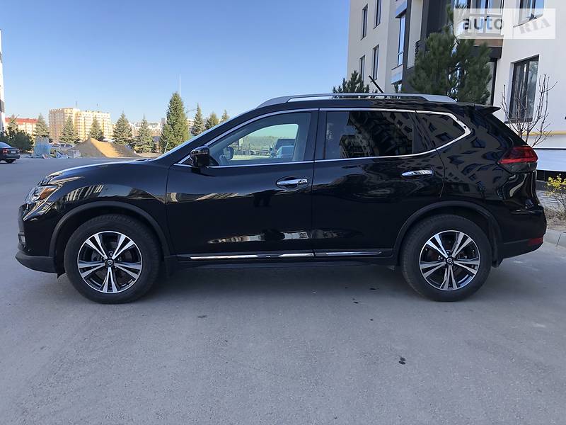 Позашляховик / Кросовер Nissan Rogue 2017 в Києві