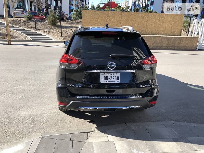 Позашляховик / Кросовер Nissan Rogue 2017 в Києві