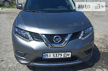 Позашляховик / Кросовер Nissan Rogue 2015 в 