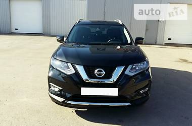 Позашляховик / Кросовер Nissan Rogue 2017 в 