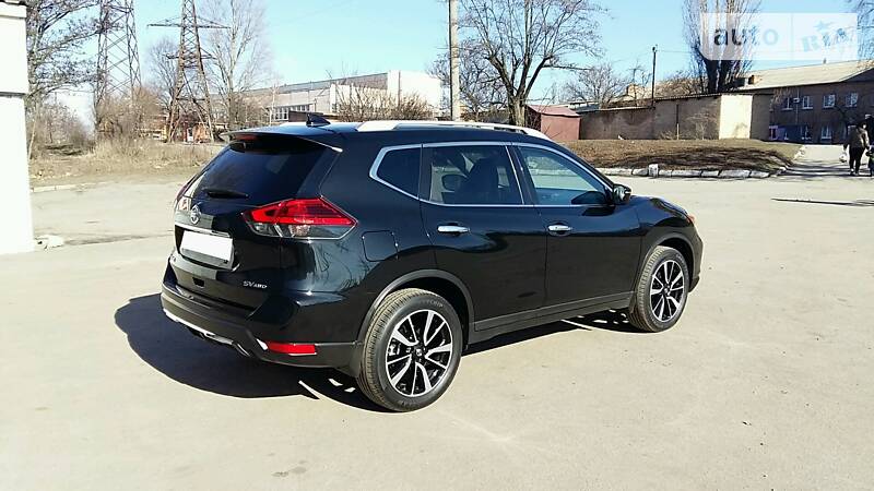 Позашляховик / Кросовер Nissan Rogue 2017 в 